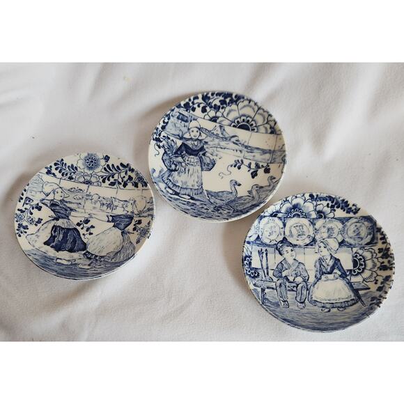 Vtg. Boch Delfts Miniature Blue & White Plates Set of 3 Dutch Children Scenes 4” - Picture 1 of 7